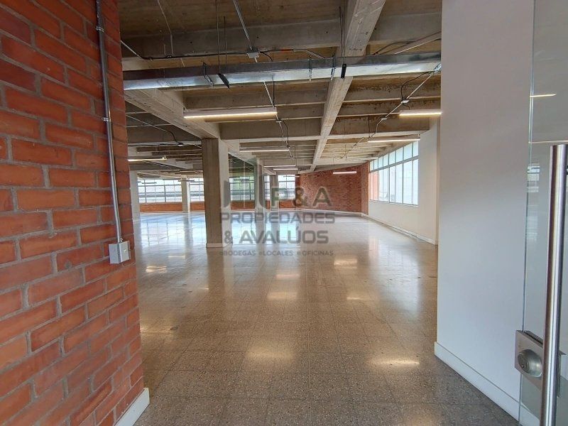 Local en arriendo Antioquia Medellín Cristo Rey 558 m2 Habitaciones 0 Baños 6 Garajes 0 Precio $45764500