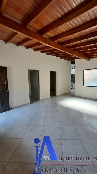 Casa en arriendo Antioquia Medellín Bello Horizonte 190 m2 Habitaciones 7 Baños 3 Garajes 0 Precio $4550000