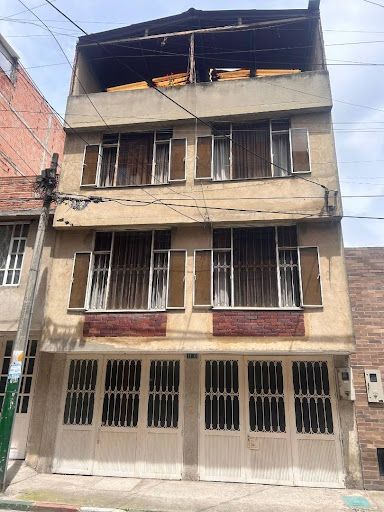 Casa en venta Cundinamarca Bogotá Monterrey 230 m2 Habitaciones 4 Baños 4 Garajes 1 Precio $670000000
