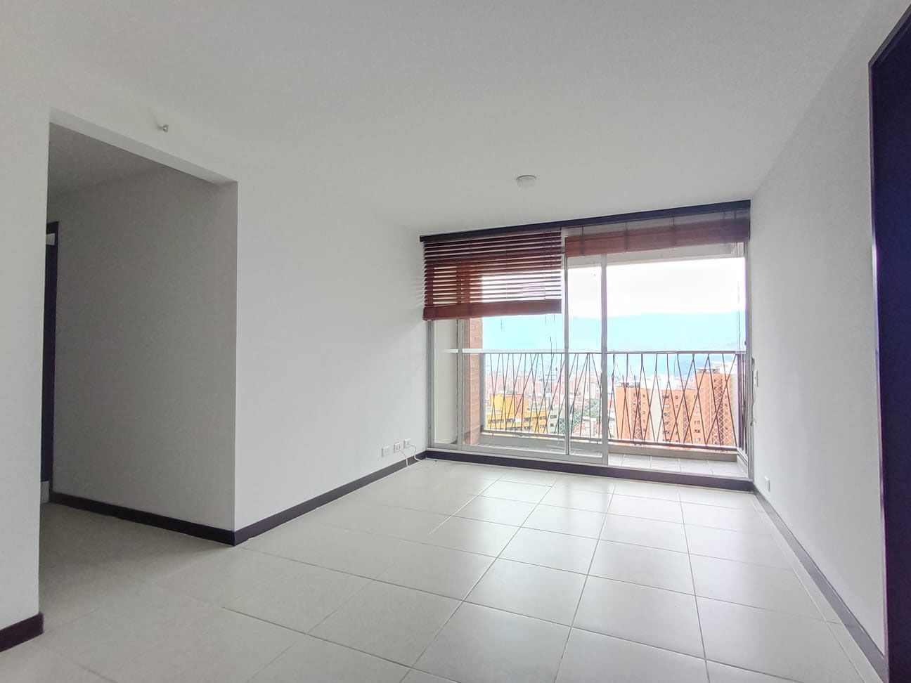 Apartamento en arriendo Antioquia Medellín La Castellana 65 m2 Habitaciones 2 Baños 2 Garajes 1 Precio $3300000
