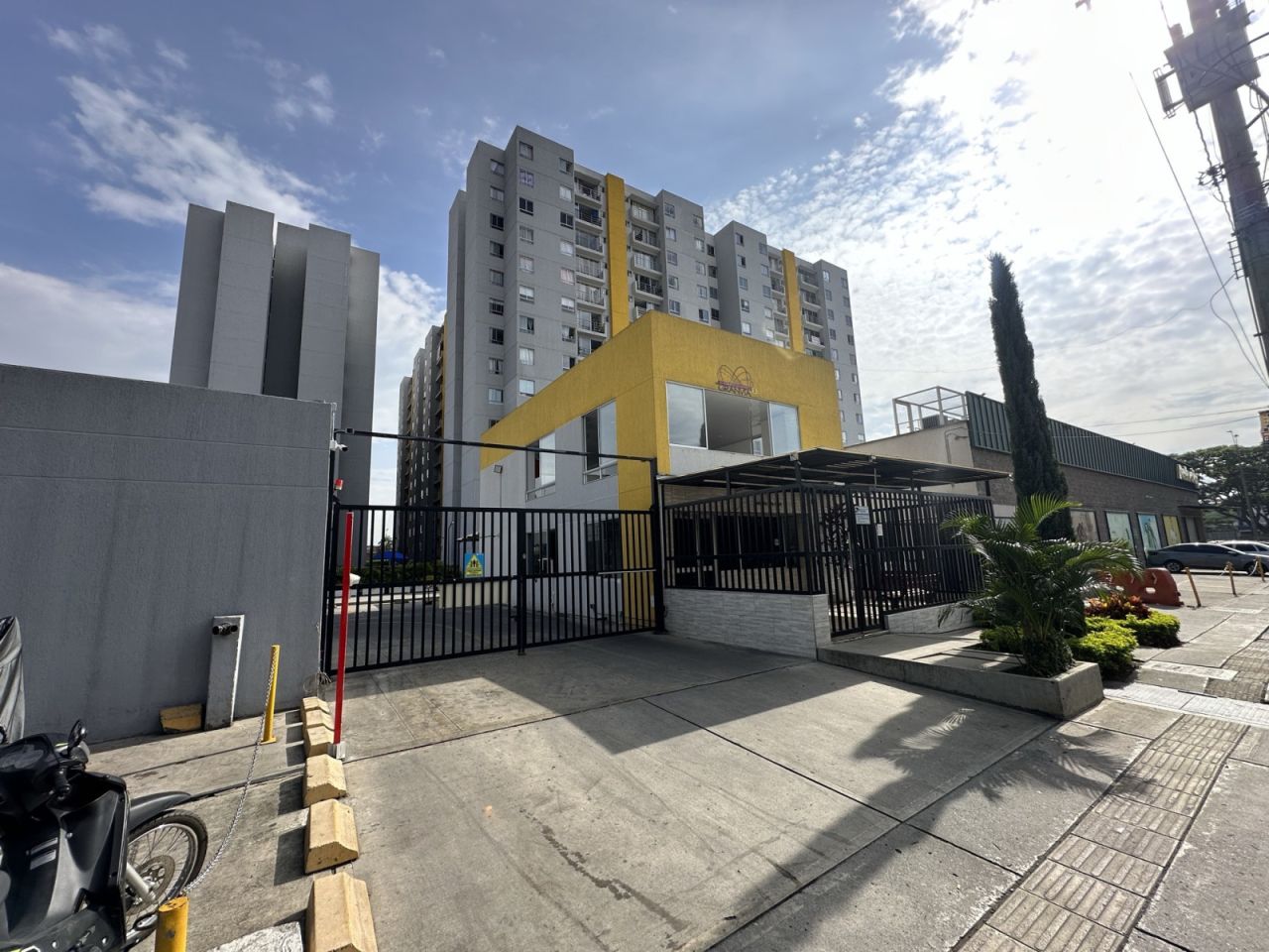 Apartamento en arriendo Valle Del Cauca Cali Los Guayacanes 65 m2 Habitaciones 3 Baños 2 Garajes 0 Precio $1520000