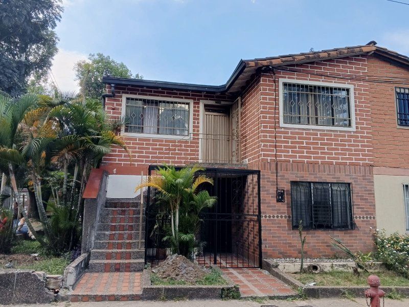 Casa en venta Antioquia Medellín San Bernardo 88 m2 Habitaciones 4 Baños 2 Garajes 0 Precio $530000000