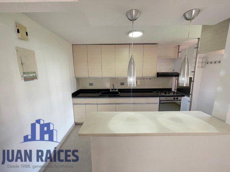 Apartamento en arriendo Antioquia Envigado Areka 98 m2 Habitaciones 3 Baños 2 Garajes 1 Precio $4200000