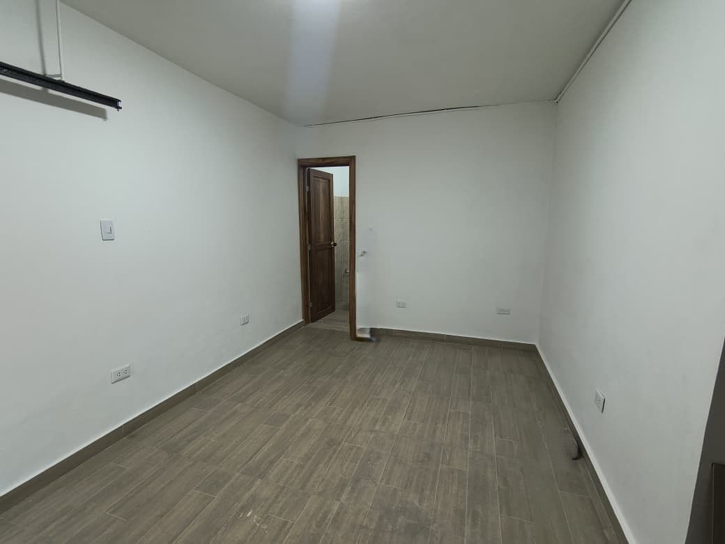 Local en arriendo Antioquia Medellín La Pradera 20 m2 Habitaciones 0 Baños 1 Garajes 0 Precio $2800000