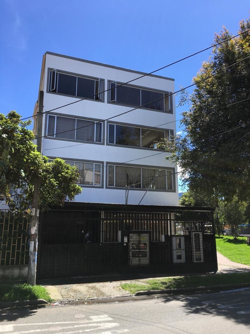 Edificio en venta Cundinamarca Bogotá Ciudad Berna 760 m2 Habitaciones 6 Baños 6 Garajes 3 Precio $2200000000
