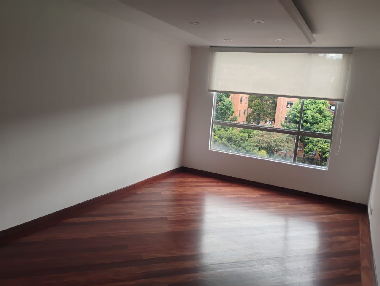 Apartamento en arriendo Cundinamarca Bogotá Portales Del Norte 74 m2 Habitaciones 3 Baños 2 Garajes 1 Precio $2800000