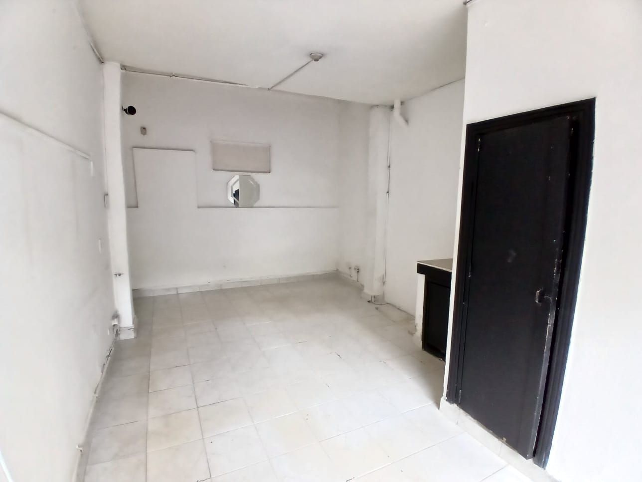 Local en arriendo Antioquia Itagüí San Fernando 18 m2 Habitaciones 0 Baños 1 Garajes 0 Precio $2500000