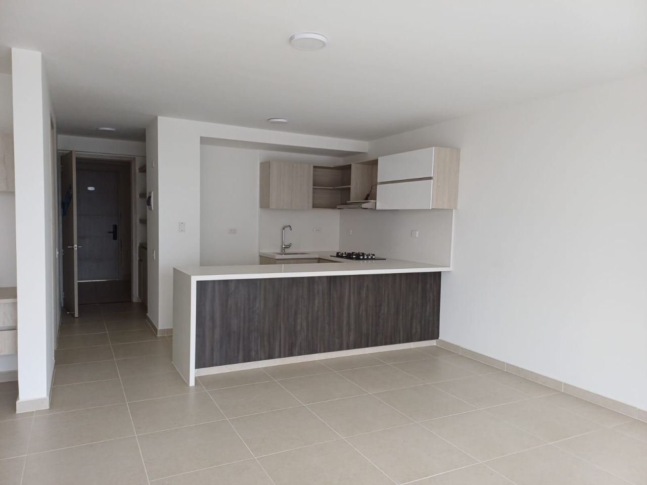 Apartamento en arriendo Valle Del Cauca Cali Santa Isabel 95 m2 Habitaciones 3 Baños 3 Garajes 1 Precio $3700000