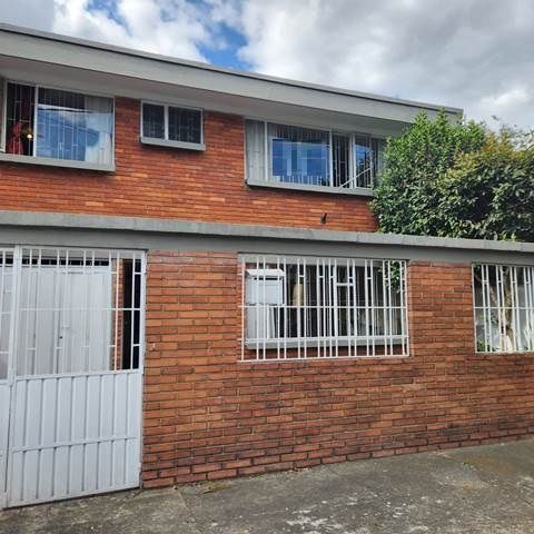 Casa en venta Cundinamarca Bogotá Polo Club 234 m2 Habitaciones 4 Baños 3 Garajes 1 Precio $995000000