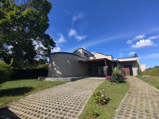 Casa en arriendo Antioquia Rionegro Gualanday 248 m2 Habitaciones 3 Baños 3 Garajes 2 Precio $8000000
