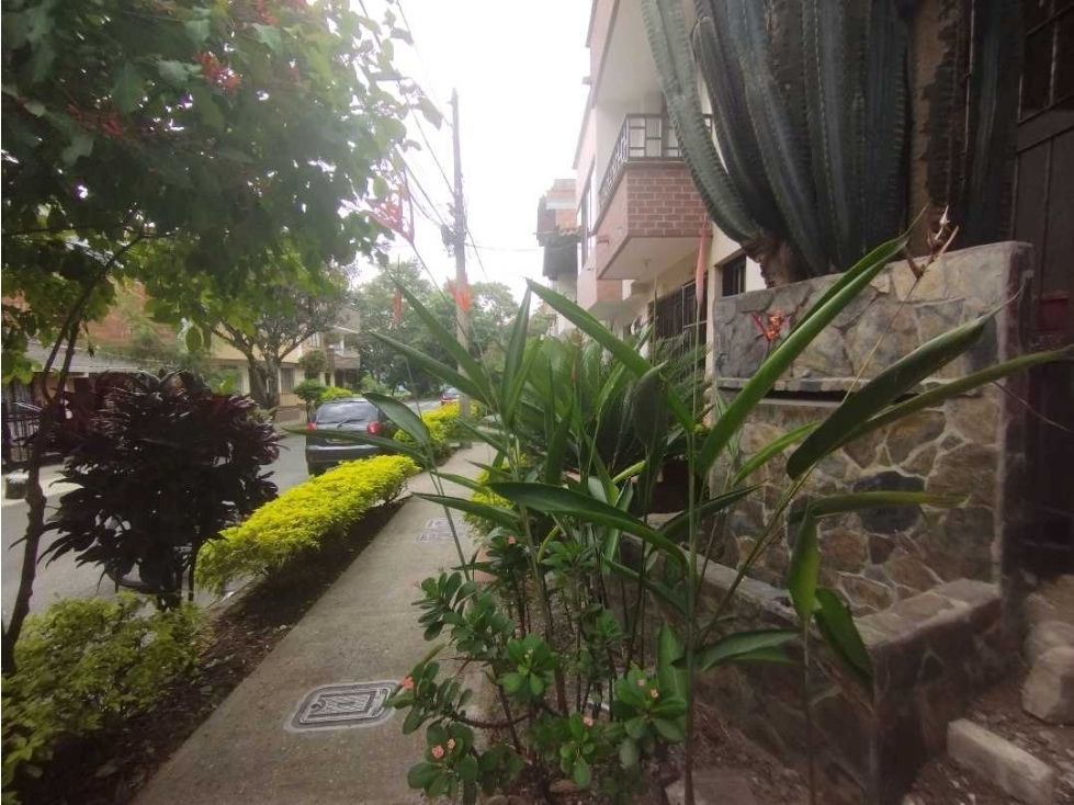 Casa en arriendo Antioquia Envigado El Dorado 110 m2 Habitaciones 3 Baños 2 Garajes 0 Precio $2650000