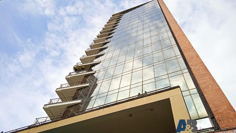 Oficina en arriendo Antioquia Medellín Los Naranjos 52 m2 Habitaciones 0 Baños 2 Garajes 1 Precio $4900000