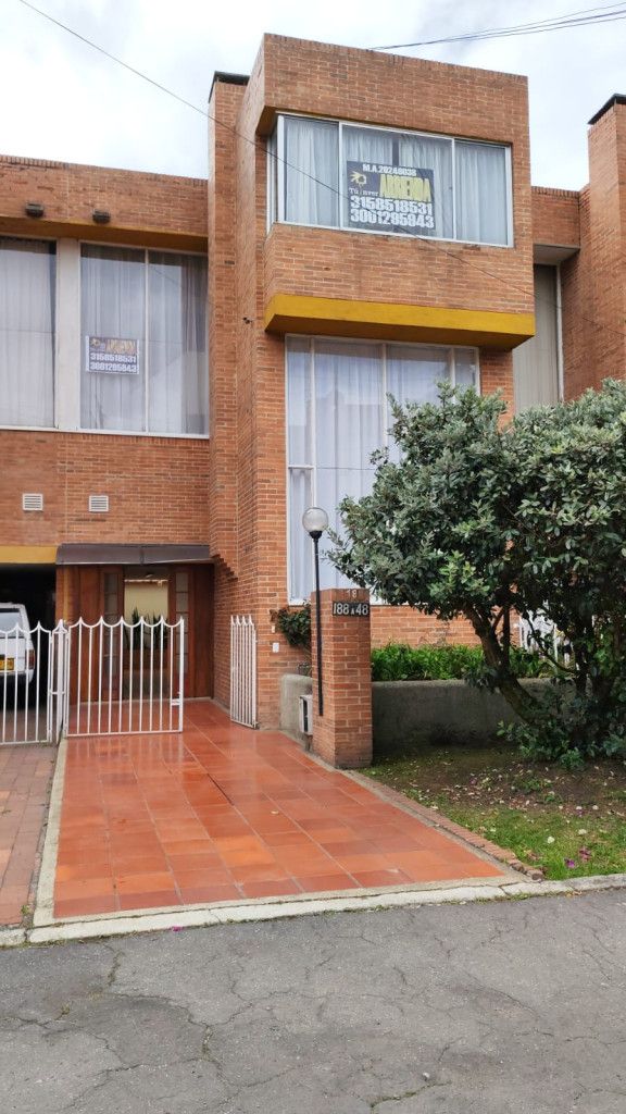 Casa en arriendo Cundinamarca Bogotá Maranta Iii Sector 96 m2 Habitaciones 4 Baños 3 Garajes 2 Precio $3600000