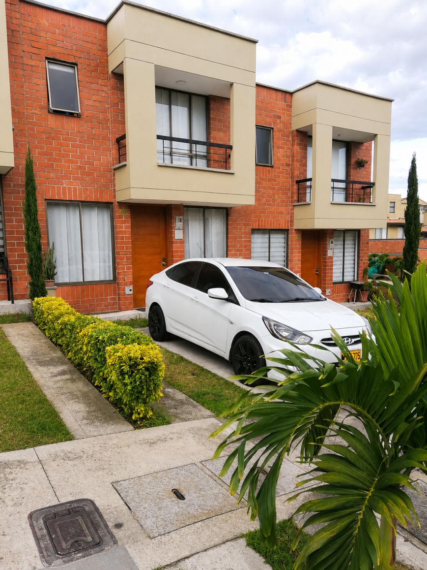 Casa en venta Antioquia La Estrella La Ospina 180 m2 Habitaciones 3 Baños 3 Garajes 2 Precio $780000000