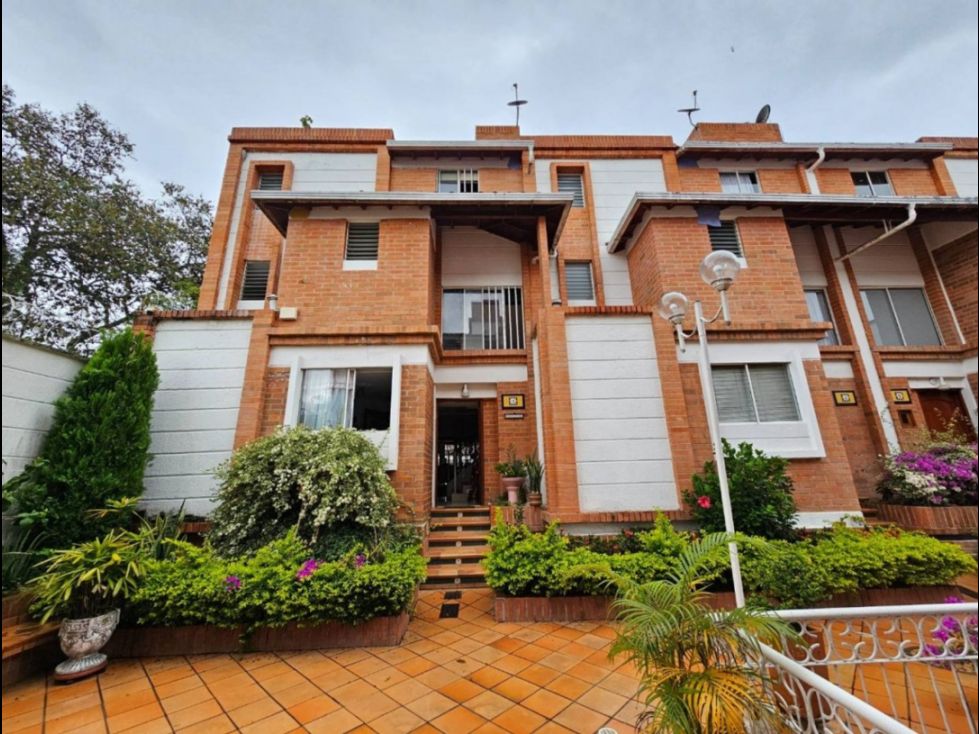 Casa en arriendo Santander Bucaramanga Pan De Azucar 230 m2 Habitaciones 5 Baños 4 Garajes 1 Precio $4500000