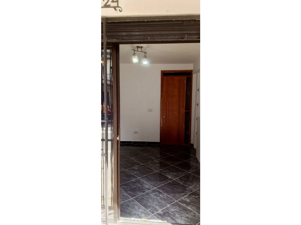 Local en arriendo Antioquia Itagüí Villa Paula 15 m2 Habitaciones 0 Baños 1 Garajes 0 Precio $1050000