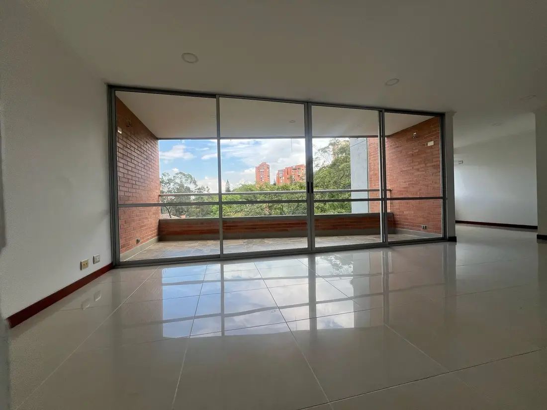Apartamento en venta Antioquia Envigado Zúñiga 181 m2 Habitaciones 3 Baños 4 Garajes 2 Precio $896000000