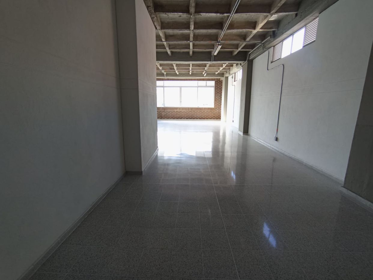 Bodega en arriendo Antioquia Medellín San Bernardo 190 m2 Habitaciones 0 Baños 1 Garajes 0 Precio $8000000
