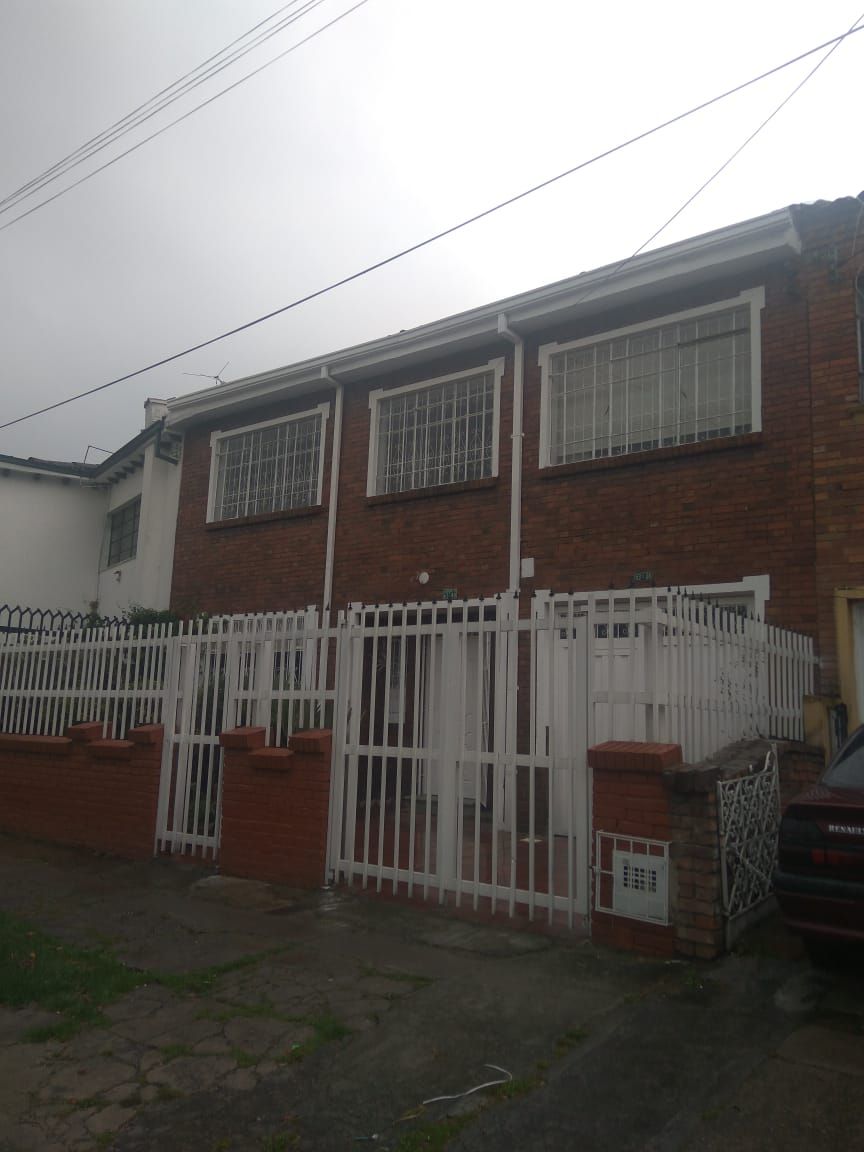 Casa en venta Cundinamarca Bogotá Baquero 250 m2 Habitaciones 4 Baños 2 Garajes 2 Precio $800000000