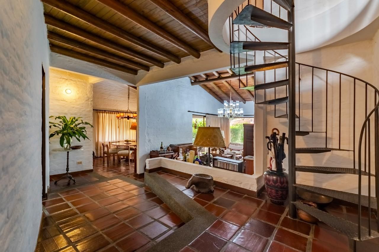 Casa en venta Valle Del Cauca Cali Parcelaciones Pance 260 m2 Habitaciones 4 Baños 4 Garajes 0 Precio $1100000000