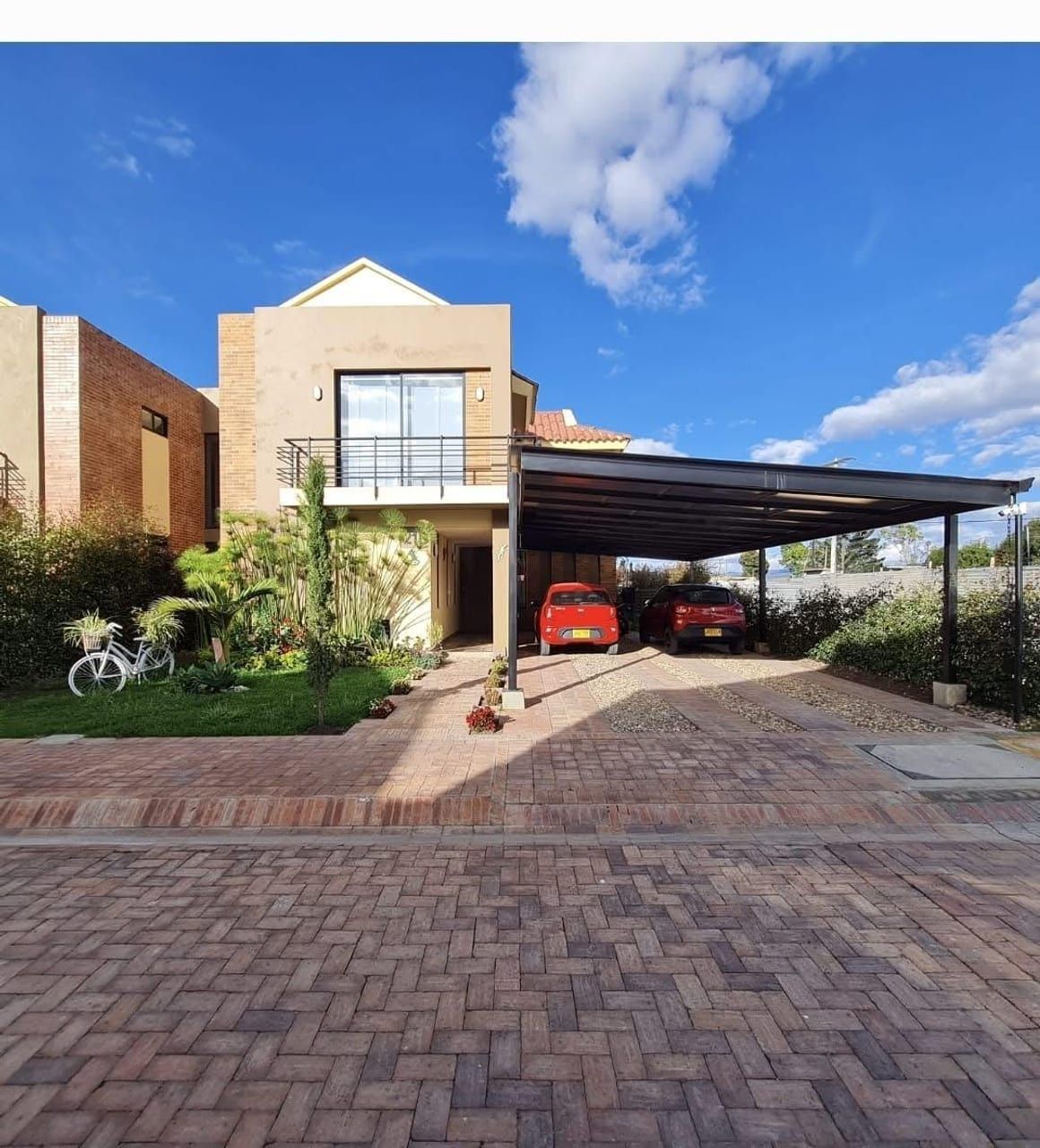 Casa en arriendo Cundinamarca Cajicá Centro 165 m2 Habitaciones 3 Baños 4 Garajes 4 Precio $6300000