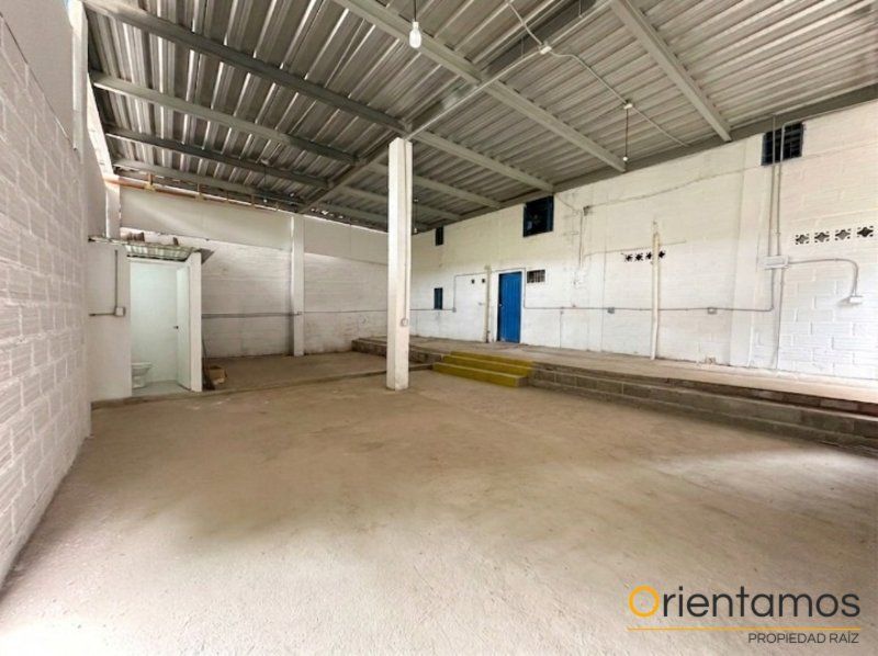 Local en arriendo Antioquia Marinilla El Convento 100 m2 Habitaciones 0 Baños 1 Garajes 2 Precio $3200000