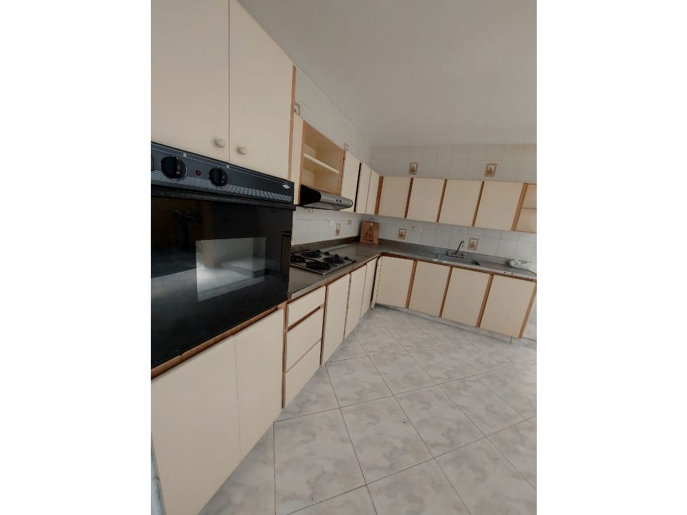 Casa en arriendo o venta Antioquia Medellín San Joaquin 230 m2 Habitaciones 4 Baños 4 Garajes 0 Precio venta $1500000000 Precio arriendo $6200000