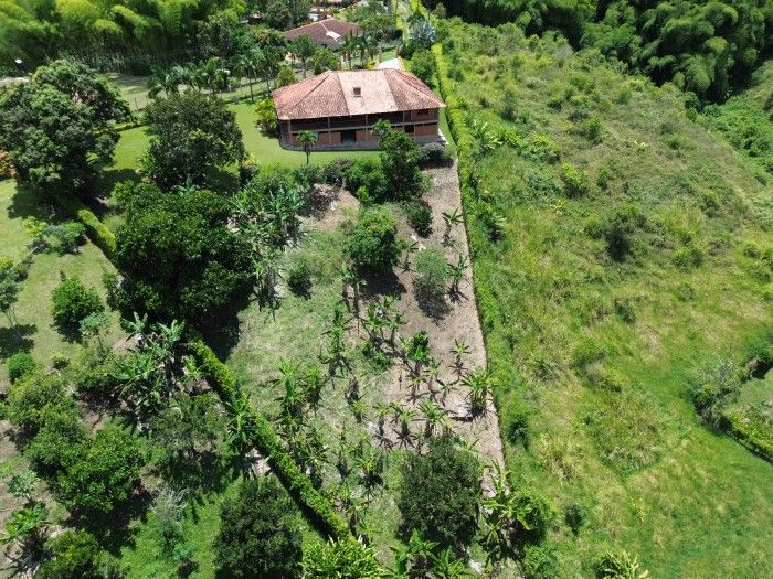 Casa en venta Valle Del Cauca Alcalá Alcala 1200 m2 Habitaciones 5 Baños 5 Garajes 4 Precio $2550000000