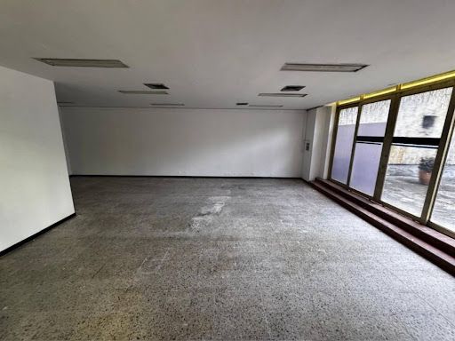 Local en arriendo Antioquia Itagüí La Esmeralda 128 m2 Habitaciones 0 Baños 2 Garajes 1 Precio $8400000