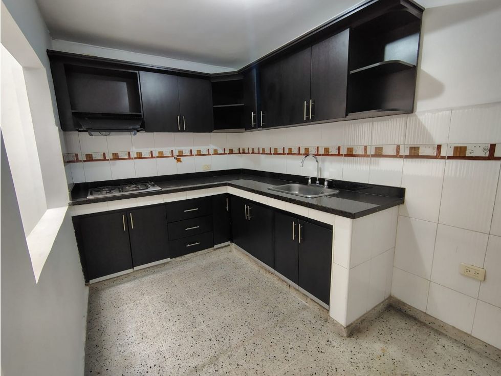 Apartaestudio en arriendo Antioquia Medellín La Castellana 180 m2 Habitaciones 0 Baños 2 Garajes 1 Precio $5000000