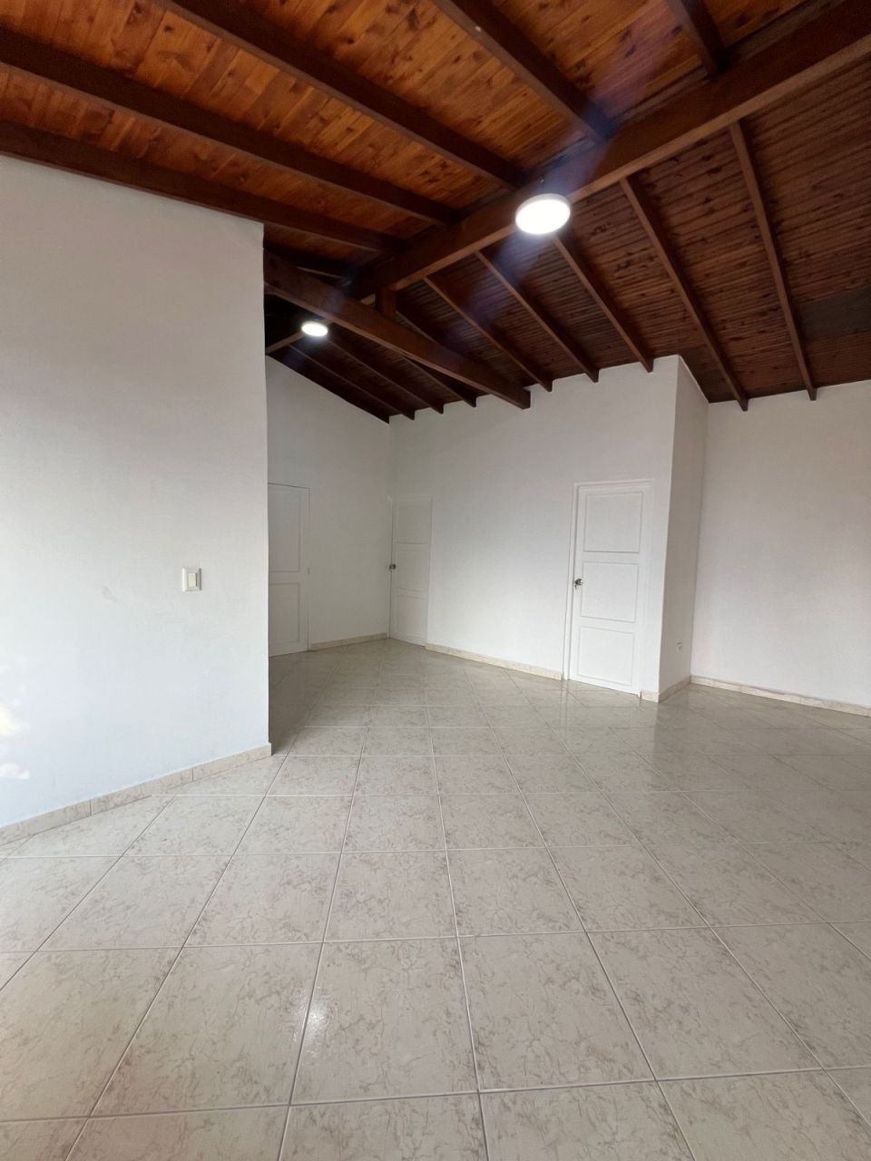 Apartamento en venta Antioquia Medellín Manrique Central No 1 85 m2 Habitaciones 3 Baños 1 Garajes 0 Precio $299800000