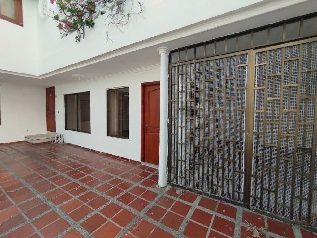 Casa en arriendo Bolívar Cartagena Manga 240 m2 Habitaciones 5 Baños 3 Garajes 1 Precio $5000000