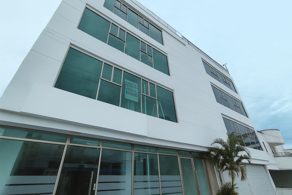 Oficina en arriendo Bolívar Cartagena Br Santa Lucia 160 m2 Habitaciones 0 Baños 3 Garajes 1 Precio $10000000