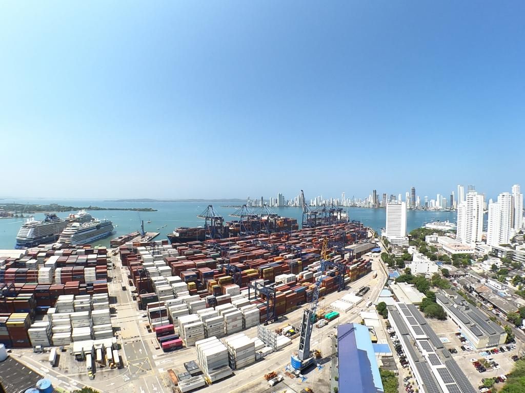 Oficina en venta Bolívar Cartagena Manga 405 m2 Habitaciones 0 Baños 3 Garajes 9 Precio $3848640000