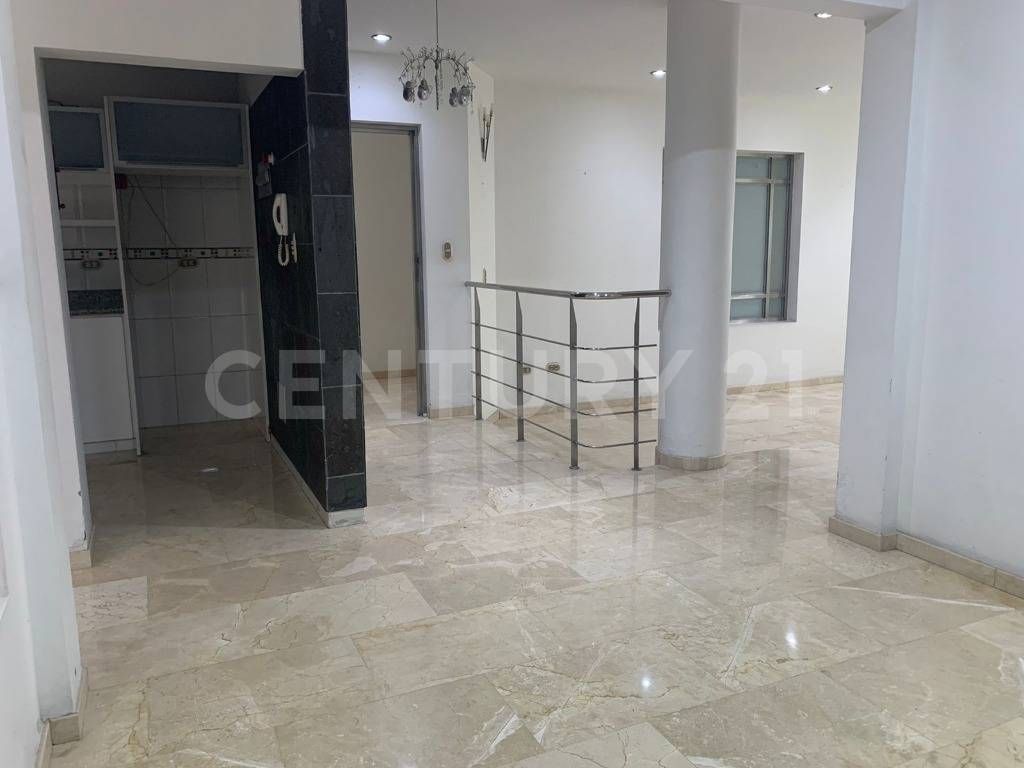 Apartamento en arriendo Valle Del Cauca Cali Primero De Mayo 140 m2 Habitaciones 3 Baños 3 Garajes 1 Precio $2700000
