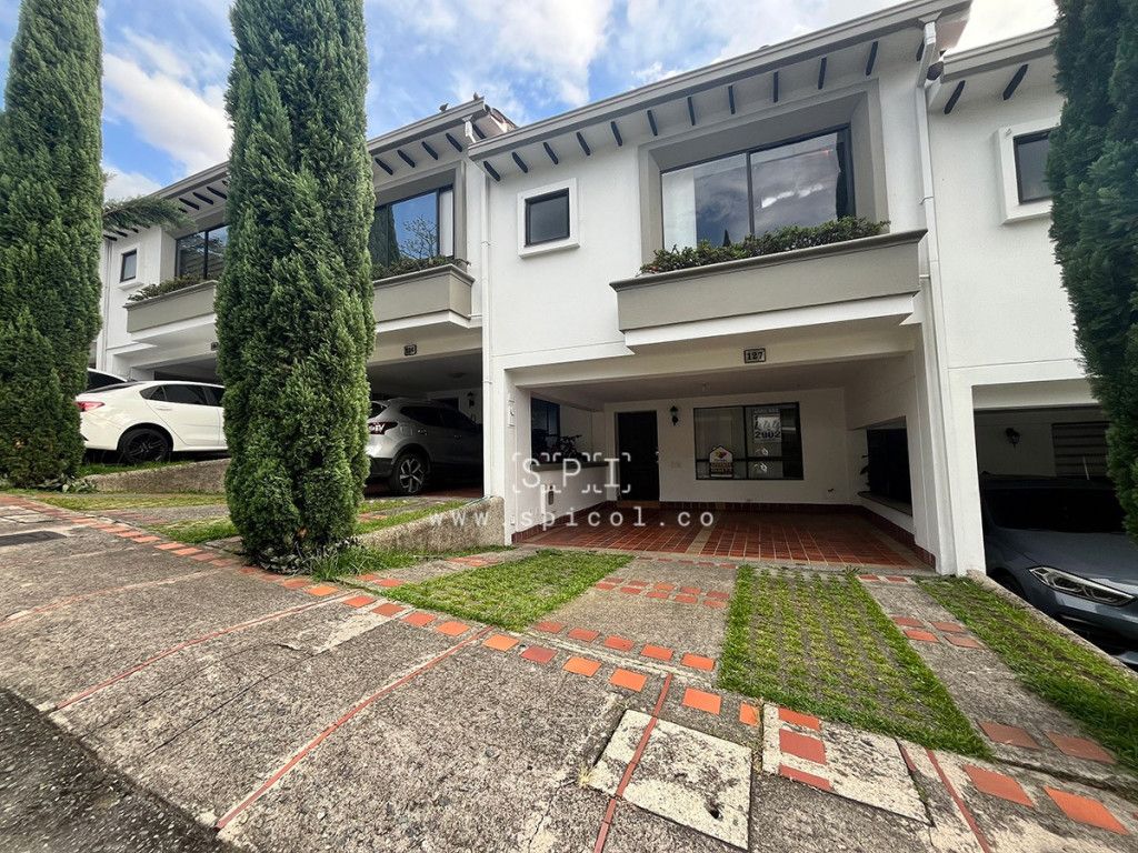 Casa en arriendo Antioquia Envigado La Pradera 195 m2 Habitaciones 3 Baños 4 Garajes 1 Precio $5100000