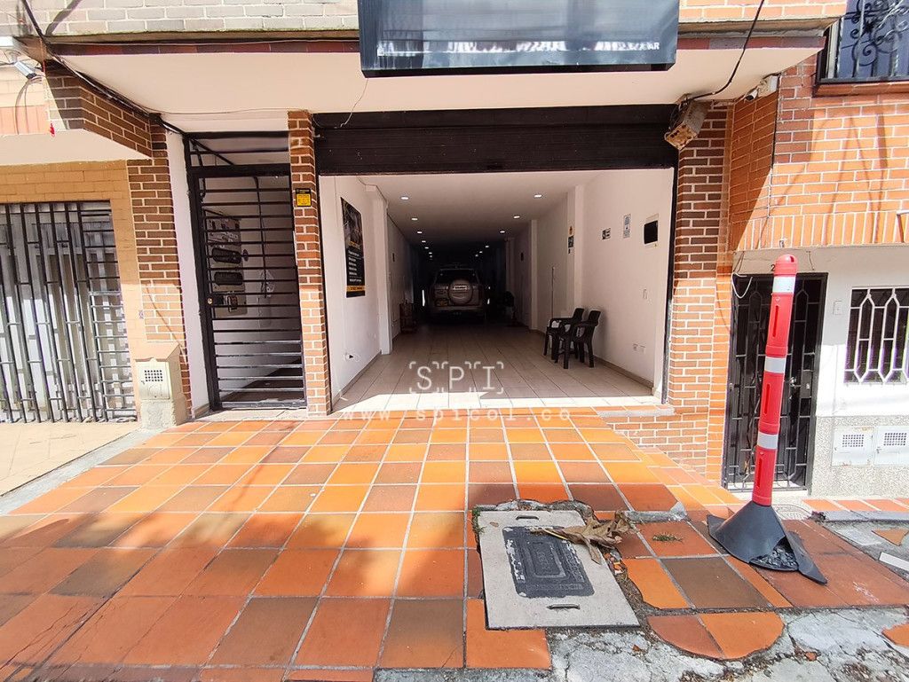 Bodega en arriendo Antioquia Medellín Belen 100 m2 Habitaciones 0 Baños 2 Garajes 0 Precio $5300000