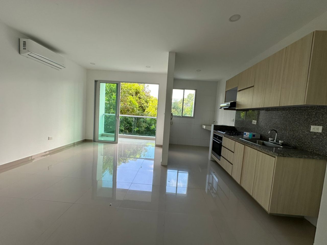 Apartaestudio en arriendo Córdoba Montería El Recreo 50 m2 Habitaciones 1 Baños 2 Garajes 1 Precio $1800000