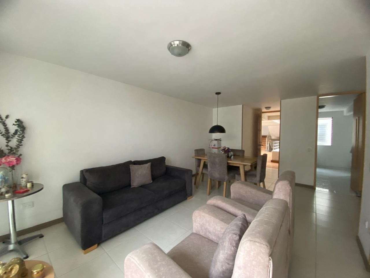 Apartamento en venta Valle Del Cauca Cali Urbanización La Flora 60 m2 Habitaciones 2 Baños 2 Garajes 2 Precio $350000000