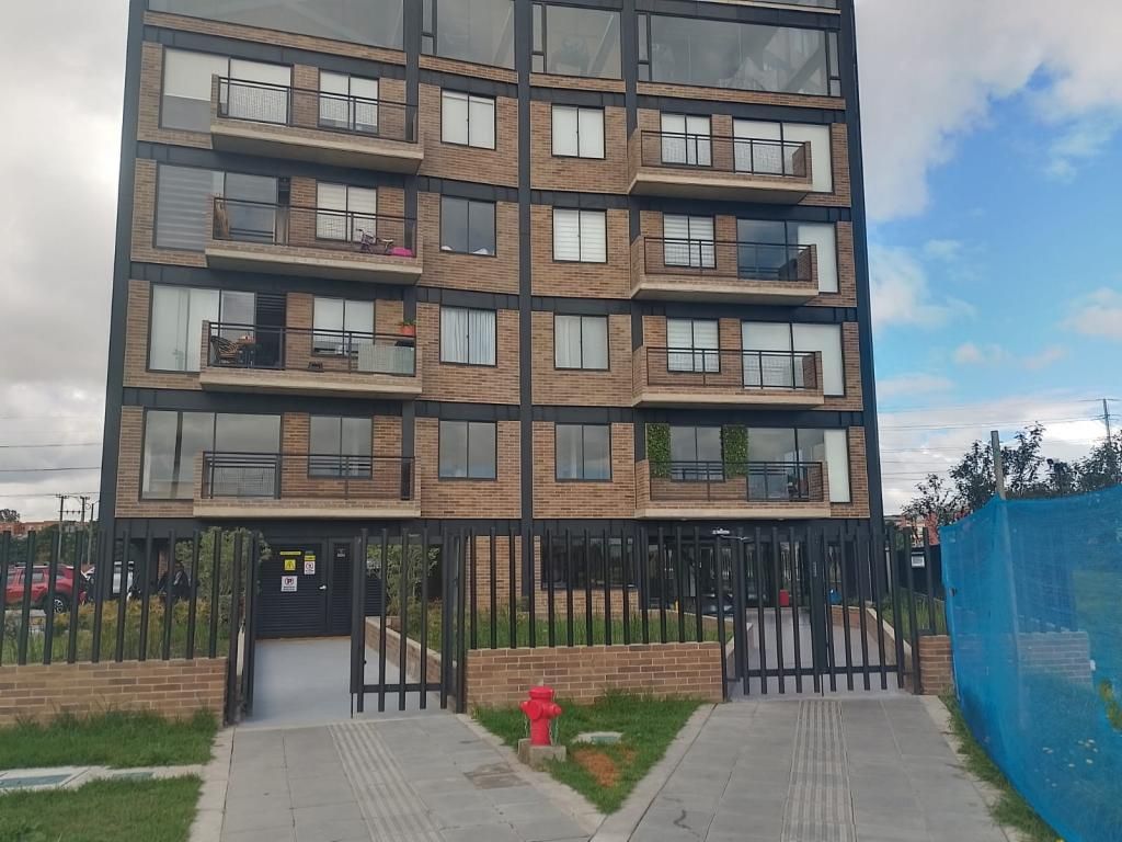 Apartamento en arriendo Cundinamarca Bogotá Ferrocaja 63 m2 Habitaciones 2 Baños 2 Garajes 1 Precio $2438000