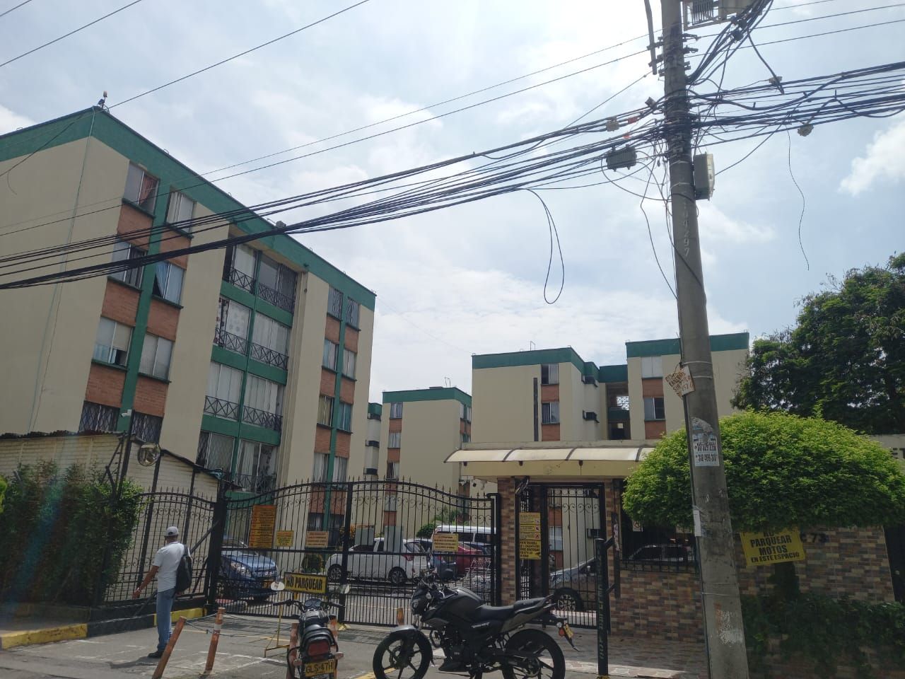 Apartamento en arriendo Valle Del Cauca Cali Los Parques Barranquilla 70 m2 Habitaciones 3 Baños 2 Garajes 1 Precio $1000000