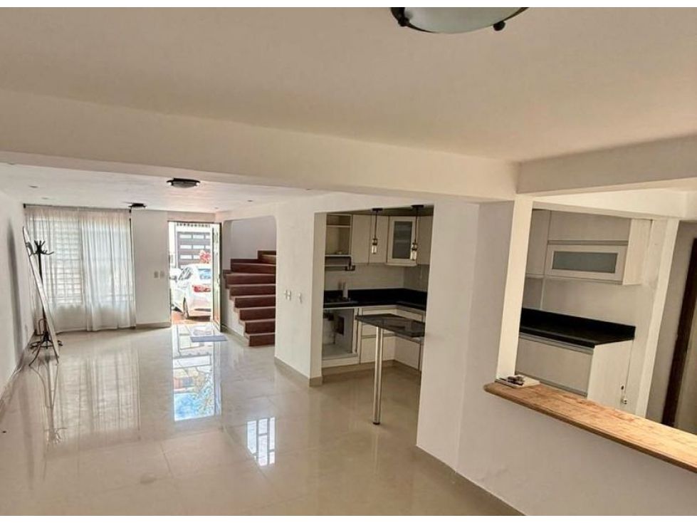 Casa en venta Antioquia Envigado Zona Centro 140 m2 Habitaciones 4 Baños 3 Garajes 2 Precio $900000000