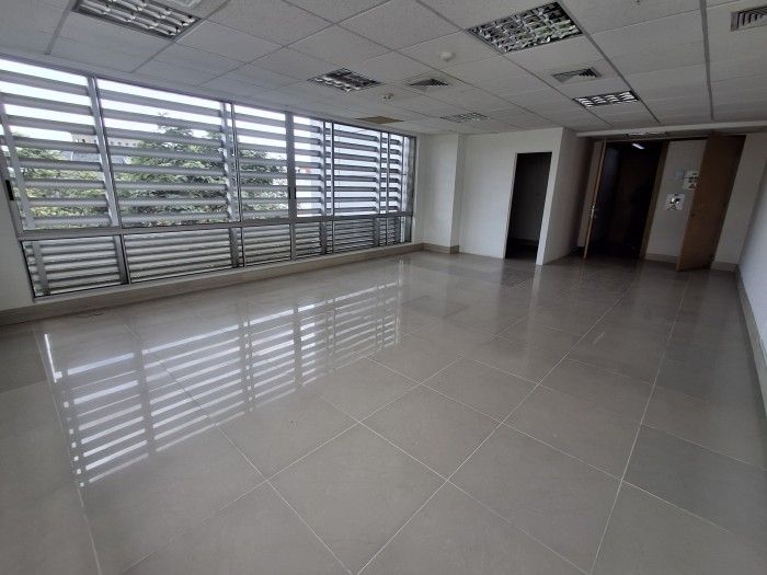 Oficina en arriendo Valle Del Cauca Cali Santa Mónica 55 m2 Habitaciones 0 Baños 0 Garajes 2 Precio $3530000