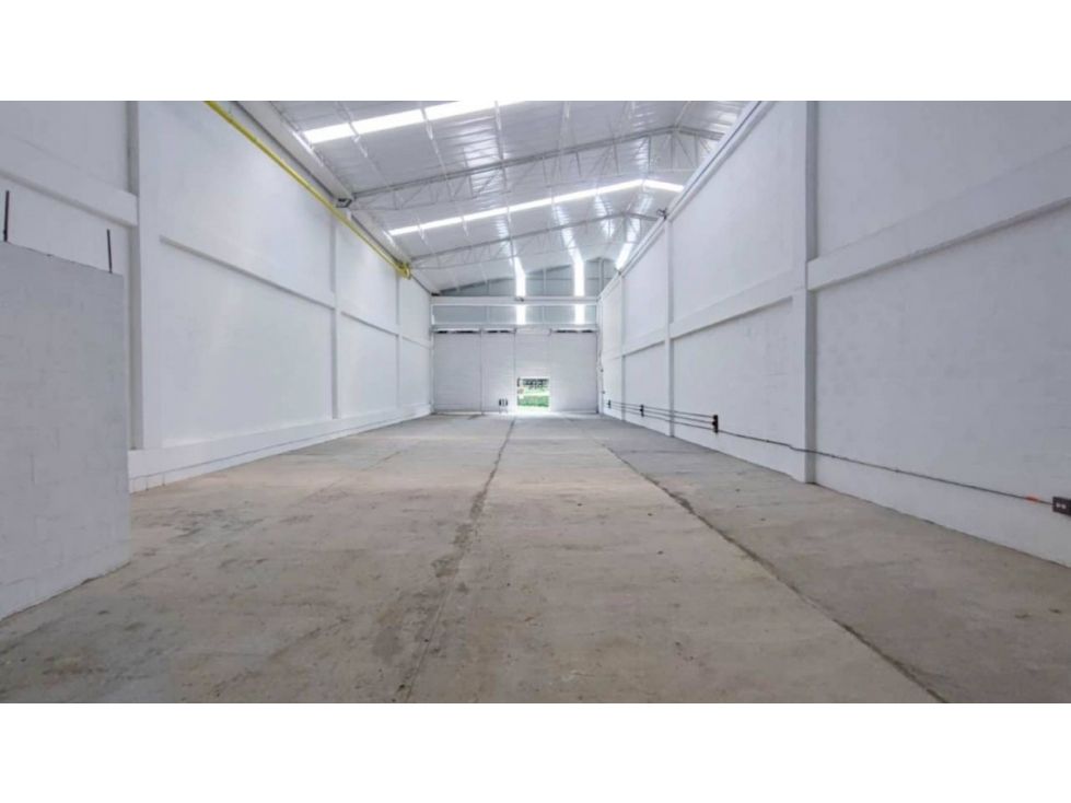 Bodega en arriendo Antioquia Bello Bello 300 m2 Habitaciones 0 Baños 3 Garajes 2 Precio $5600000