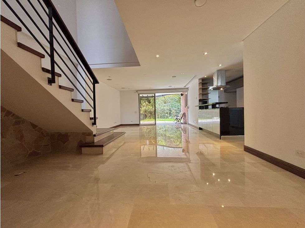 Casa en venta Antioquia Envigado Zúñiga 203 m2 Habitaciones 3 Baños 4 Garajes 2 Precio $1700000000