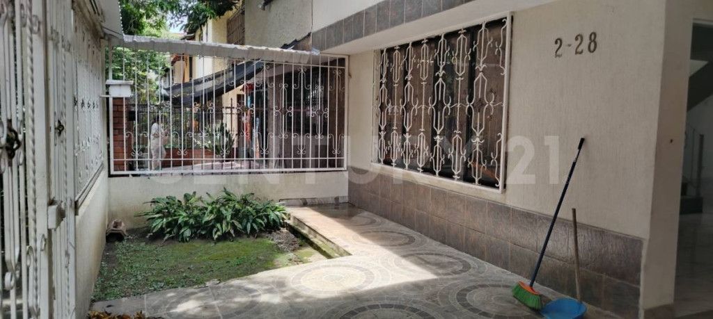 Casa en venta Valle Del Cauca Cali La Alianza 200 m2 Habitaciones 5 Baños 4 Garajes 1 Precio $600000000