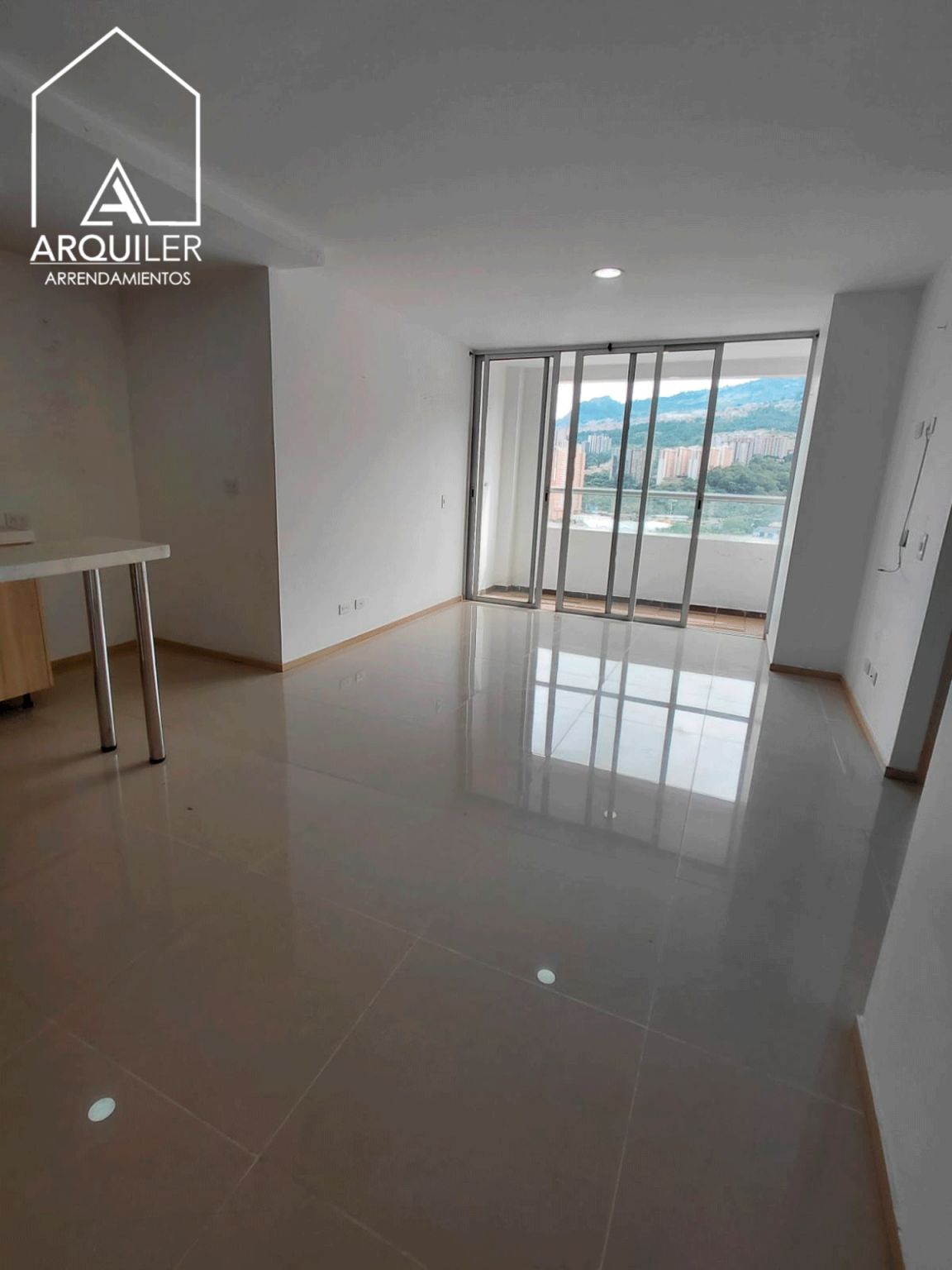Apartamento en venta Antioquia Bello La Estación 55 m2 Habitaciones 2 Baños 2 Garajes 1 Precio $350000000