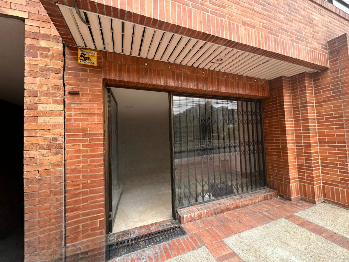 Local en arriendo Cundinamarca Bogotá Lago Gaitan 38 m2 Habitaciones 0 Baños 1 Garajes 0 Precio $2200000