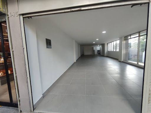 Local en arriendo Antioquia Medellín Manila 120 m2 Habitaciones 0 Baños 1 Garajes 1 Precio $10000000