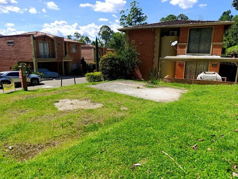 Lote en venta Antioquia Sabaneta Los Alcázares 226 m2 Habitaciones 0 Baños 0 Garajes 0 Precio $610000000
